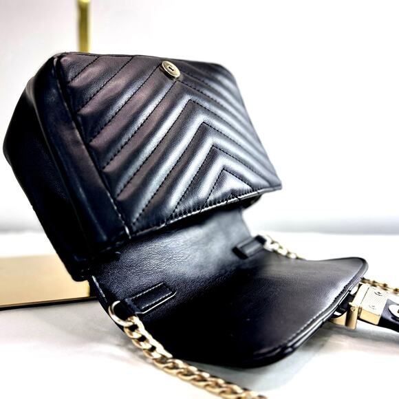 TOPSHOP Quilted Black Crossbody Bag with Gold Chain Strap - Picture 5 of 9
